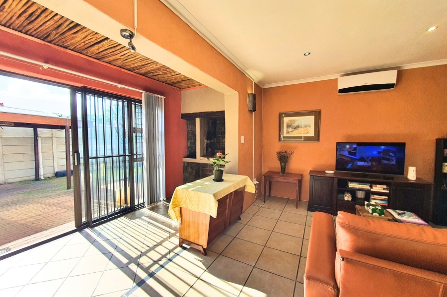2 Bedroom Property for Sale in Ruwari Western Cape